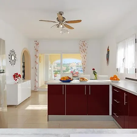 Sleeps 10 Pool Air Con Wifi Villa *
