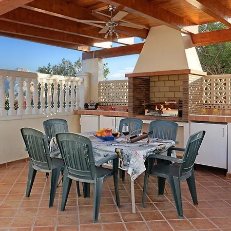 Villa Sleeps 10 Pool Air Con Wifi